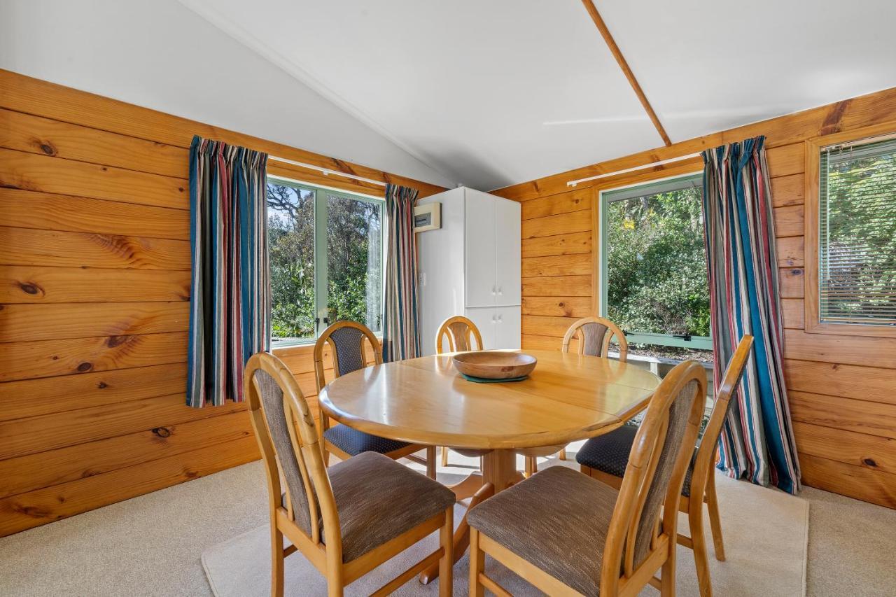 Seaview, Sun And Surf - Piha Holiday Home Exterior photo