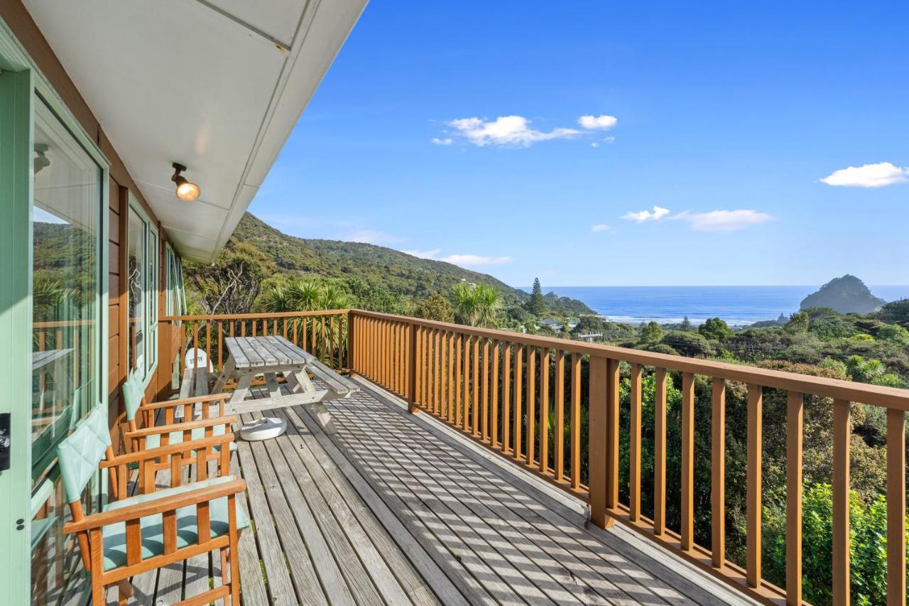 Seaview, Sun And Surf - Piha Holiday Home Exterior photo