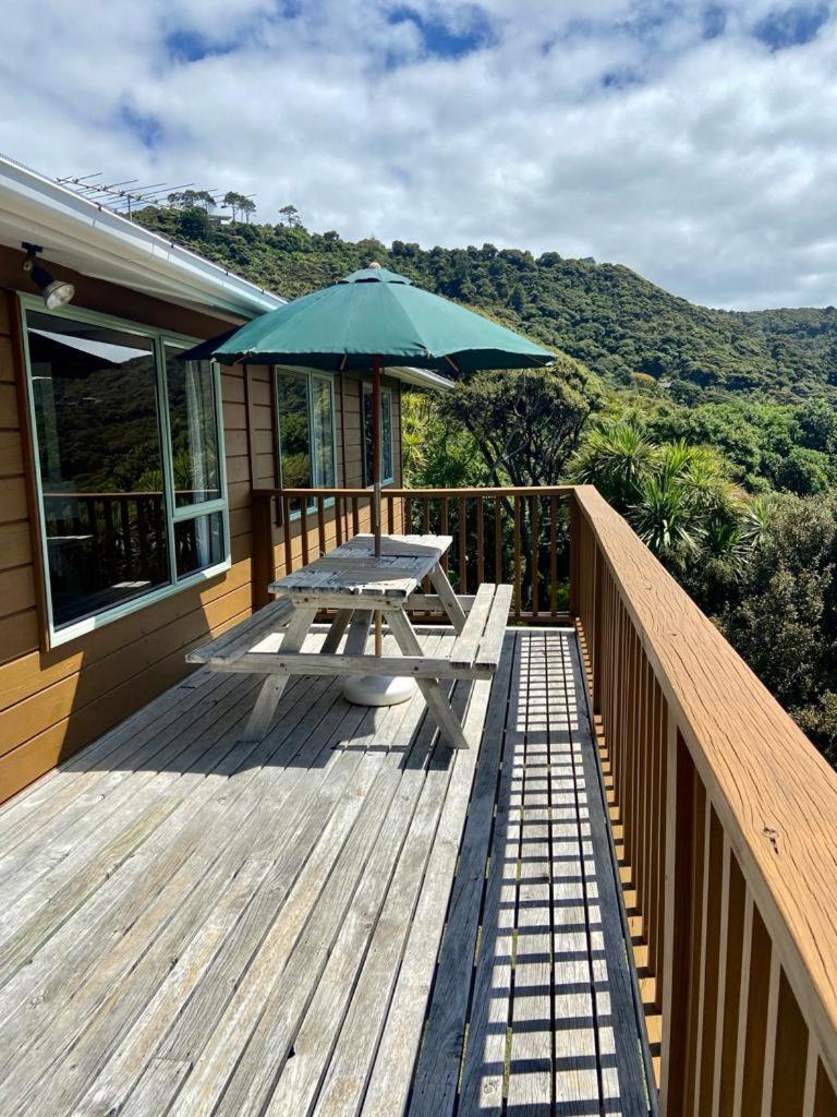 Seaview, Sun And Surf - Piha Holiday Home Exterior photo