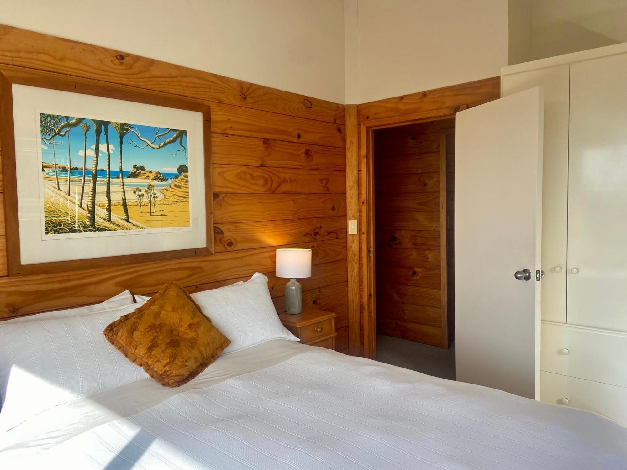 Seaview, Sun And Surf - Piha Holiday Home Exterior photo